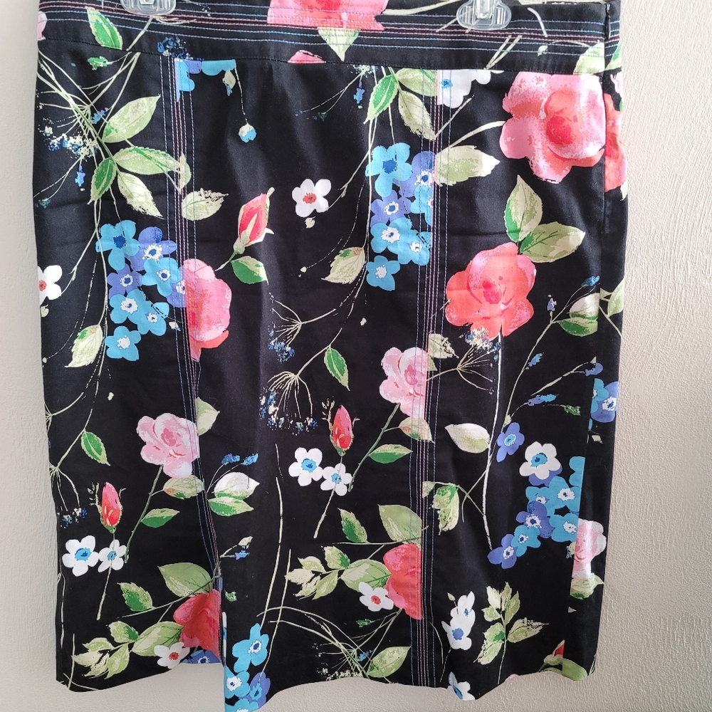 Skirt - Picture 2 of 3